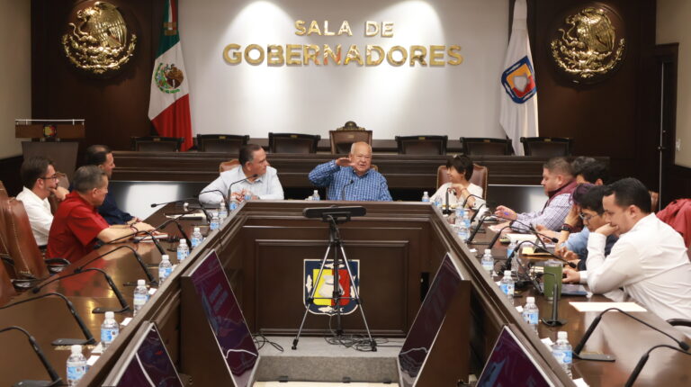 Castro Cosío y SEDATU revisan proyectos de vivienda en BCS