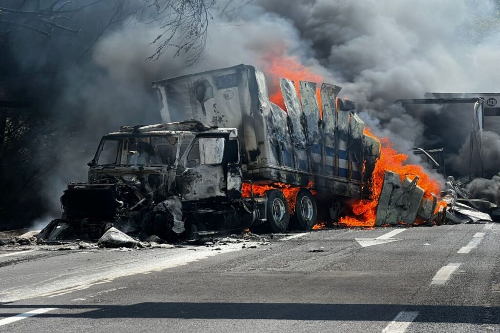Suspenden clases en ocho estados por bloqueos tras muerte de El Mencho 3 Suspenden clases en 8 entidades tras muerte de ‘El Mencho’