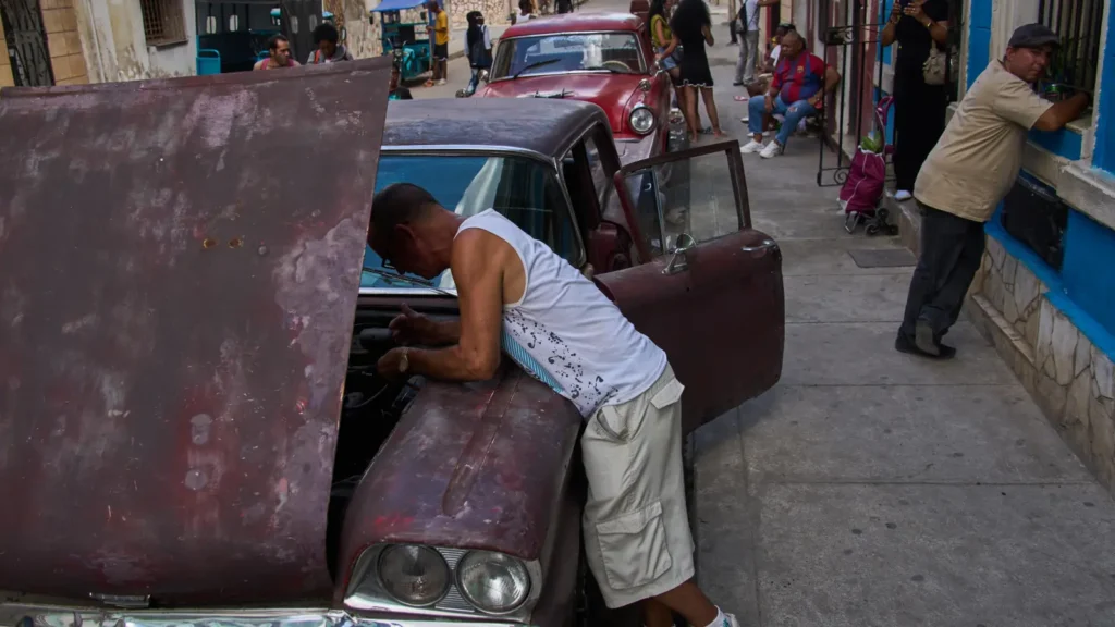 Cuba rechaza diésel a embajada de EU en crisis 2 Cuba rechaza diésel a embajada de EU en crisis