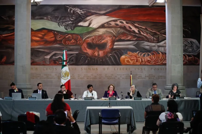 SCJN restaura mural de Rafael Cauduro tras daños