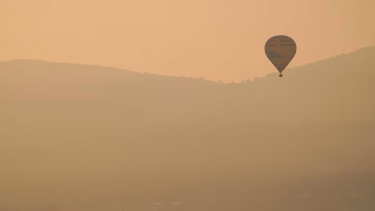 Globo aerostático cae en Teotihuacán; hay dos heridos