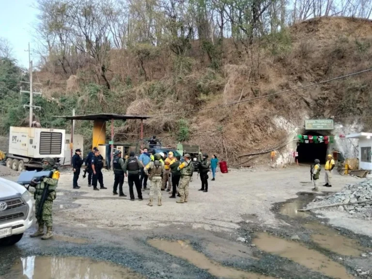 CAMIMEX apoya rescate de mineros en Sinaloa