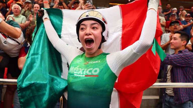 Yareli Acevedo gana oro en Copa del Mundo de ciclismo de pista
