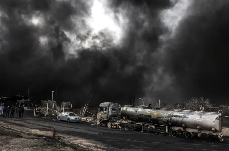 OMS alerta por “lluvia negra” y aire tóxico en Irán