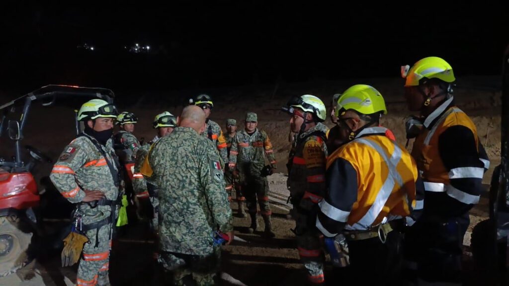 Colapso en mina de Sinaloa: sigue rescate de 4 obreros 2 Colapso en mina de Sinaloa: sigue rescate de 4 obreros