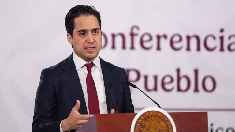 Gobierno anuncia 18 proyectos carreteros mixtos