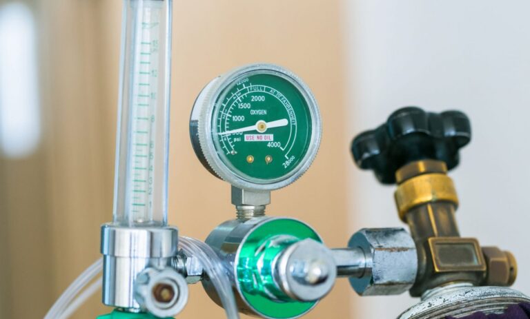 Multan a empresas por monopolio en oxígeno medicinal