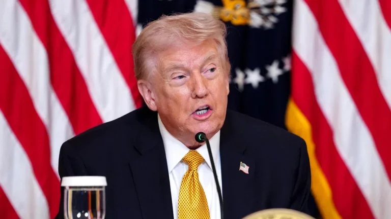 Trump afirma que EU ha atacado 7 mil objetivos en Irán