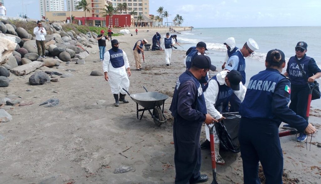 Despliegan operativo por derrame en Golfo de México 1 Despliegan operativo por derrame en Golfo de México