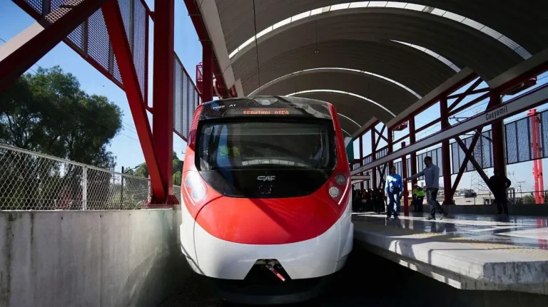 Sheinbaum anuncia apertura del tren al AIFA