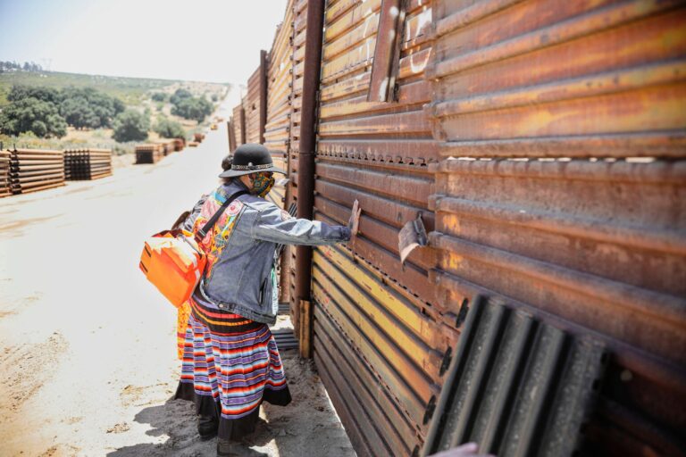 Denuncian daños a sitio sagrado kumiai por muro fronterizo