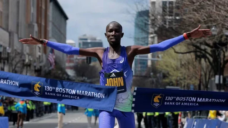 Korir rompe récord en el Maratón de Boston