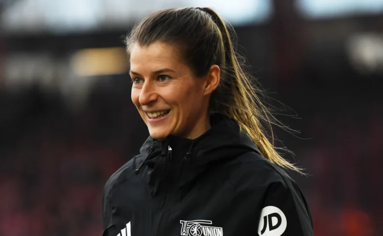 Marie-Louise Eta hace historia en la Bundesliga