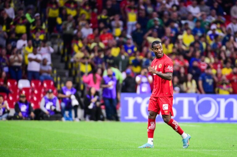 Helinho denuncia racismo tras partido ante América