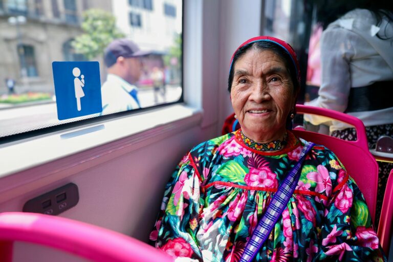 Centrobús CDMX honra a heroínas indígenas