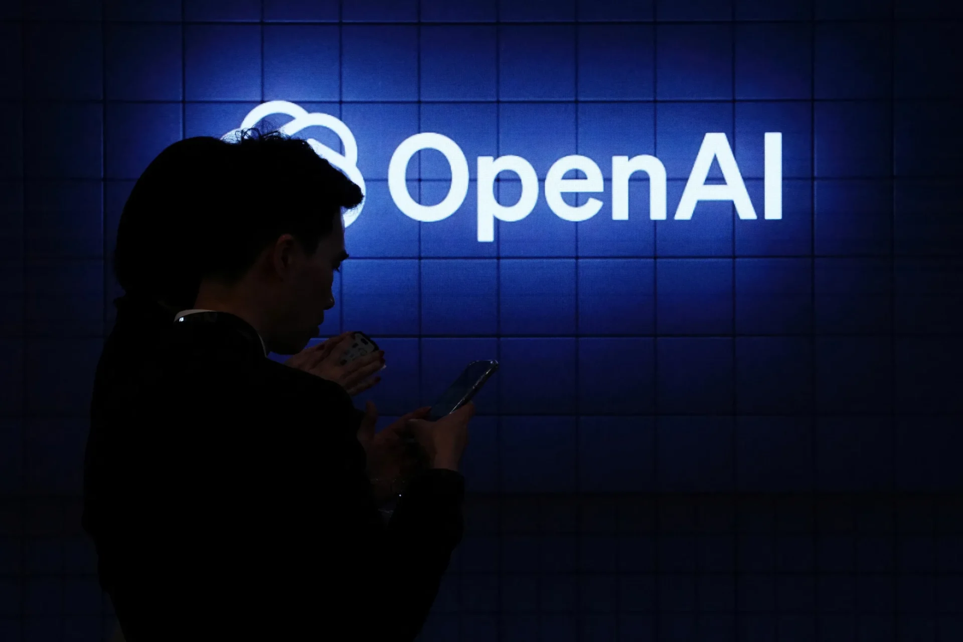 24 OpenAI alcanza valuación récord de 852 mil mdd