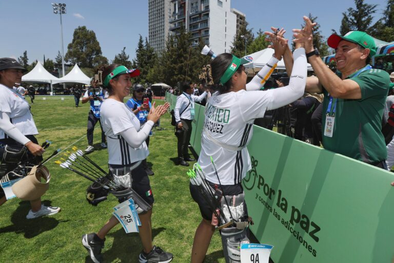 México gana bronce en tiro con arco y plata en natación