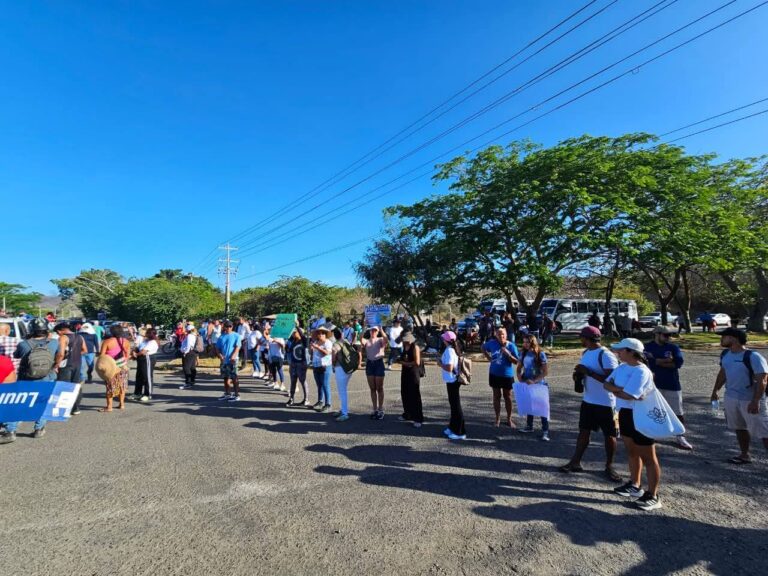 Liberan a activistas tras protestas en Nayarit