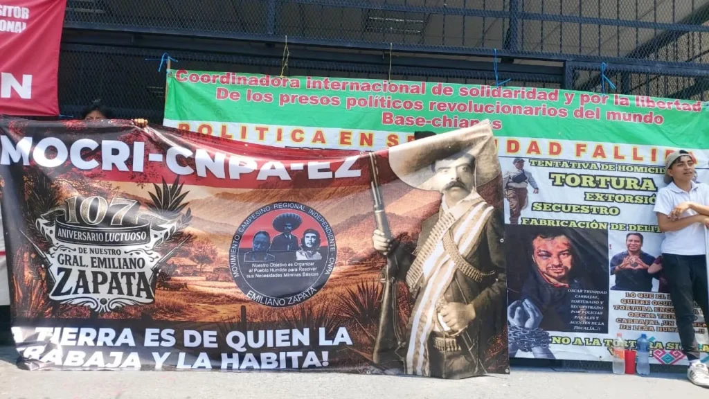 Campesinos marchan en honor a Emiliano Zapata 2 Campesinos marchan en honor a Emiliano Zapata