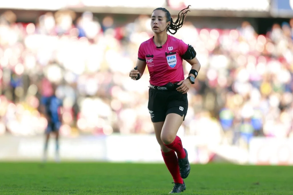 Katia Itzel, primera árbitra mexicana en Mundial 3 Katia Itzel, primera árbitra mexicana en Mundial