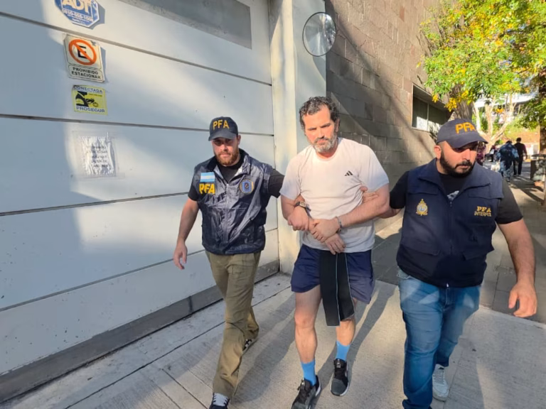 México busca deportar a Fernando Farías por huachicol