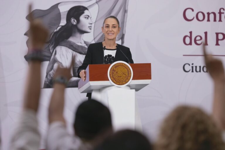 Sheinbaum aclara que no hay calendario escolar definitivo