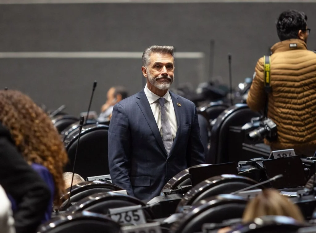Sergio Mayer renuncia a Morena tras polémica televisiva 1 Sergio Mayer renuncia a Morena tras polémica televisiva