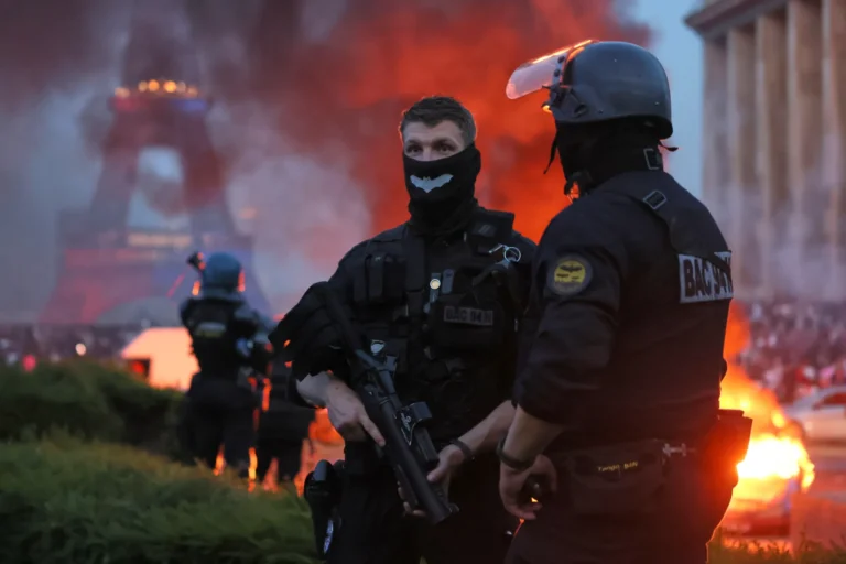 Violencia tras festejos del PSG deja un muerto y heridos