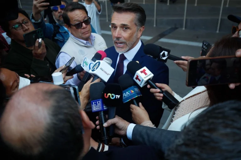 Sergio Mayer renuncia a Morena tras polémica televisiva