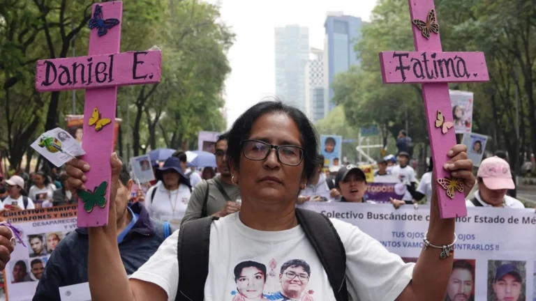 Madres buscadoras exigen justicia en marcha nacional