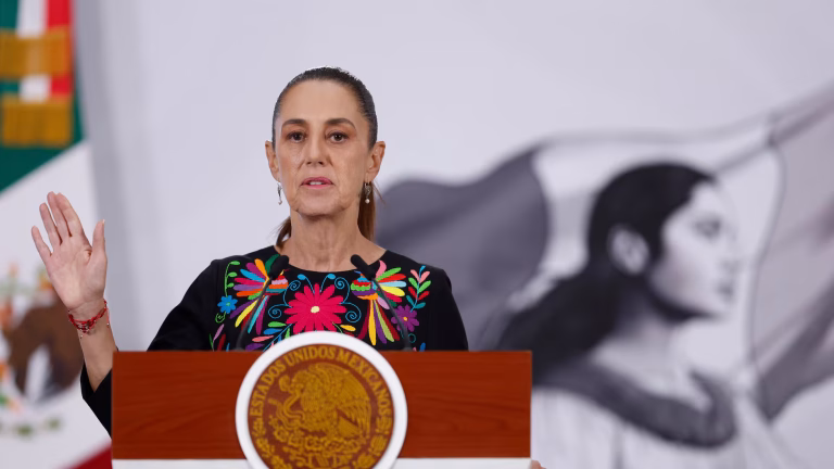 Sheinbaum ironiza sobre visita de Díaz Ayuso