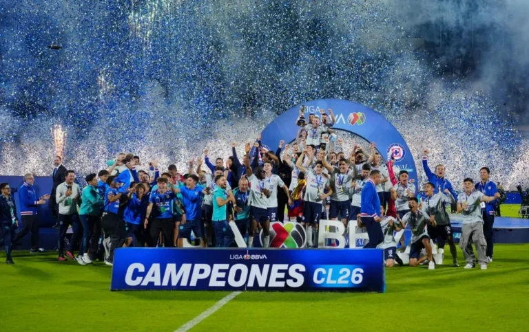Cruz Azul conquista su décima estrella ante Pumas