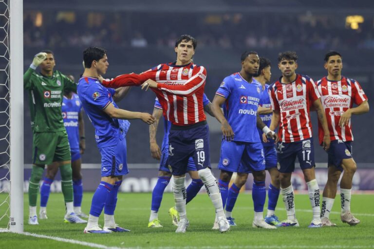 Cruz Azul y Chivas dejan abierta la semifinal