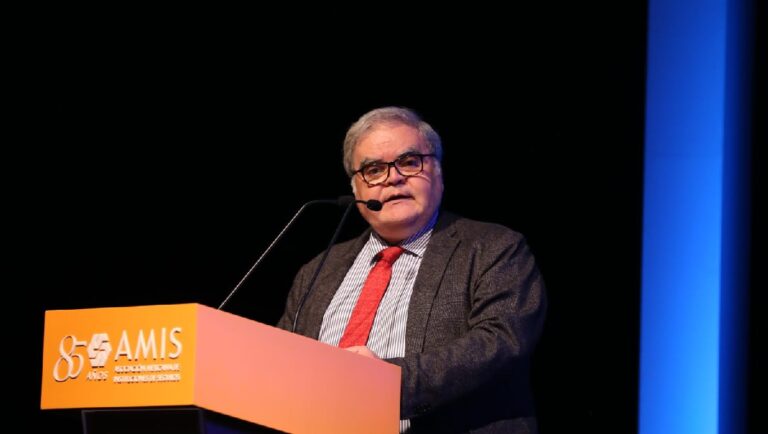 Hacienda pide a aseguradoras cambiar modelo de salud