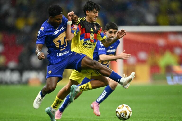 América rescata empate 3-3 ante Pumas en liguilla