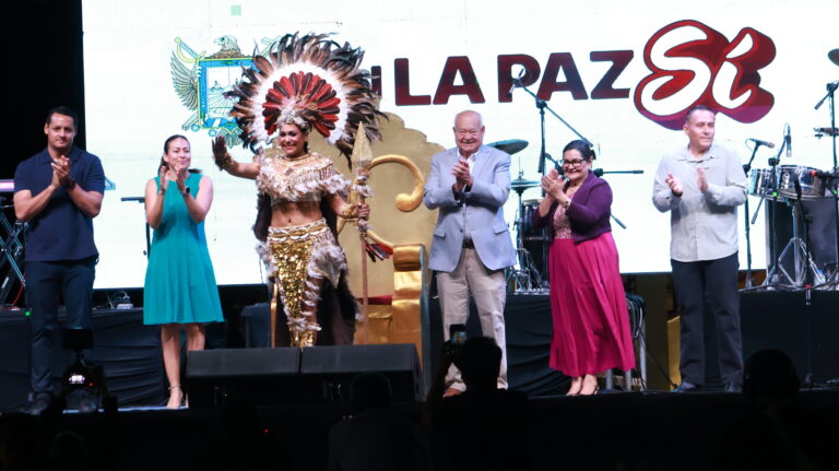 Coronan a Alexa Taboada como Reina Calafia 2026