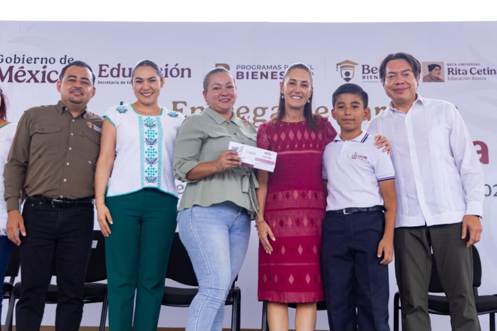 Sheinbaum inicia entrega de becas Rita Cetina 1 Sheinbaum inicia entrega de becas Rita Cetina