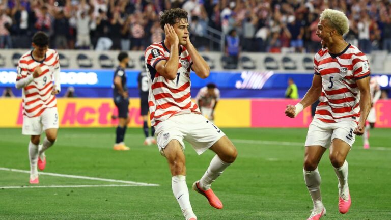 Estados Unidos golea a Paraguay en su debut