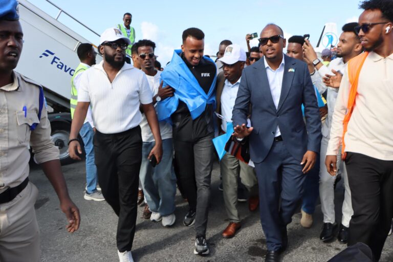 Árbitro somalí cobrará pese a quedar fuera del Mundial