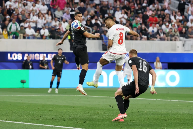 Irán rescata empate ante Nueva Zelanda en su debut