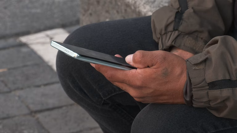 Bancos piden vincular celular con CURP antes del 30 de junio