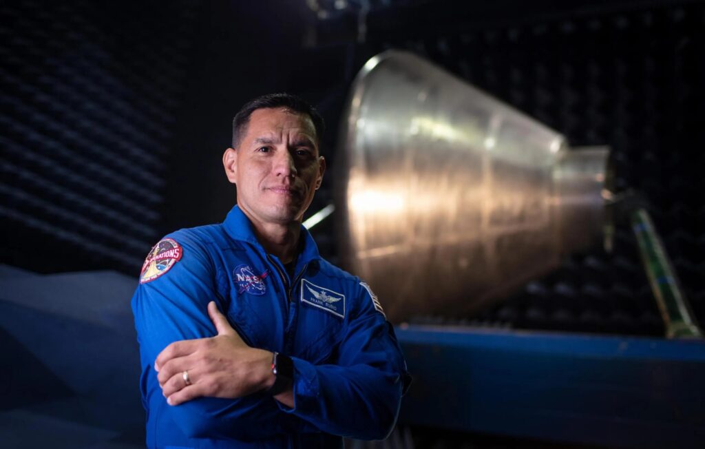 NASA presenta la tripulación de Artemis III rumbo a la Luna 1 NASA presenta la tripulación de Artemis III rumbo a la Luna