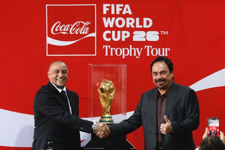Trofeo del Mundial llega a CDMX entre festejos
