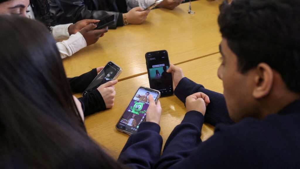 Reino Unido restringirá redes sociales a menores de 16 años 2 Reino Unido restringirá redes sociales a menores de 16 años