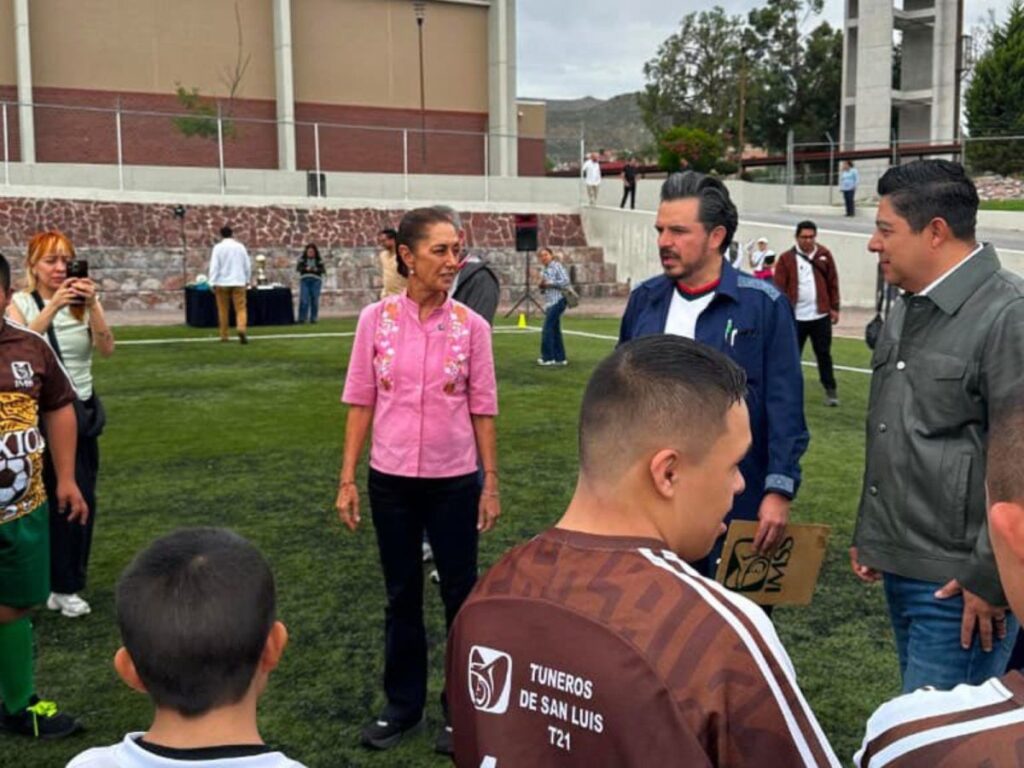 Sheinbaum entrega boletos del Mundial 2026 a jóvenes 2 Sheinbaum entrega boletos del Mundial 2026 a jóvenes