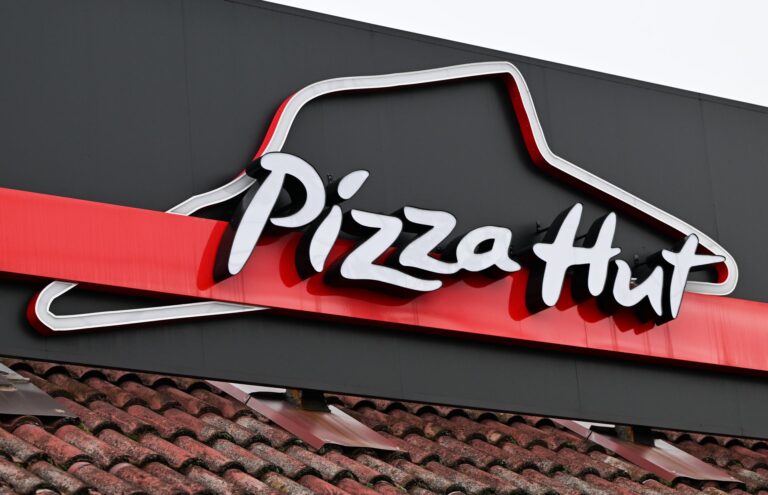 Yum Brands venderá Pizza Hut por 2 mil 700 mdd