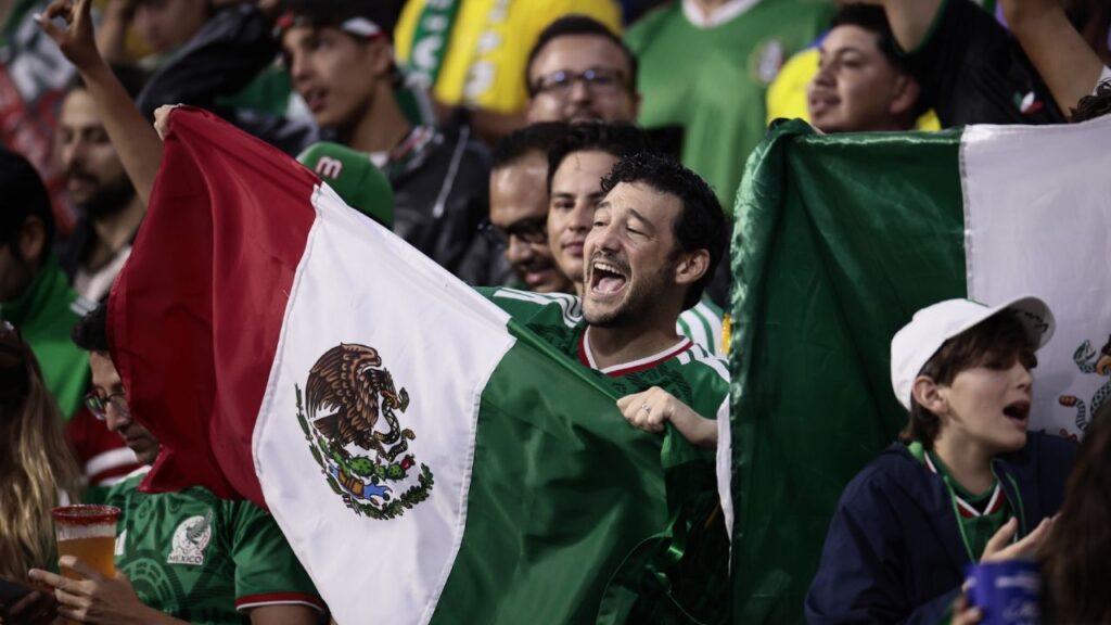 México vence a Ecuador y vuelve a octavos de final 1 México vence a Ecuador y vuelve a octavos de final