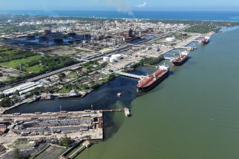 Reportan nuevo derrame en refinería Madero