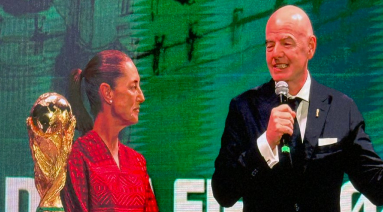 Sheinbaum asiste a cena de gala de la FIFA en Chapultepec