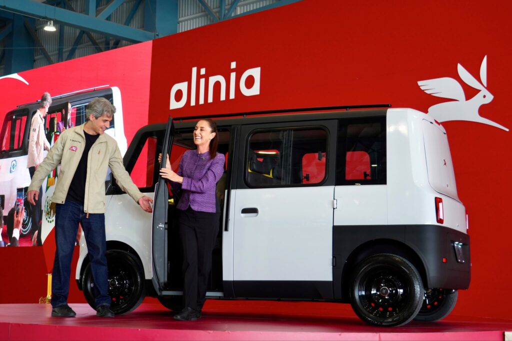 Presentan Olinia 1, el primer auto eléctrico mexicano 2 Presentan Olinia 1, el primer auto eléctrico mexicano